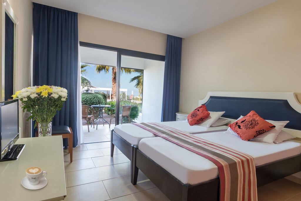 Royal Blue Hotel & Spa Geroskipou Exterior photo